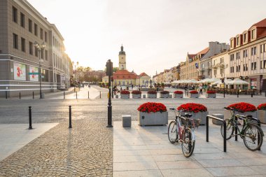 Bialystok, Polonya - 17 Eylül 2018: Mimari Kosciusko Ana Meydanı Belediye Bialystok, Polonya ile. Bialystok kuzeydoğu Polonya en büyük şehridir.