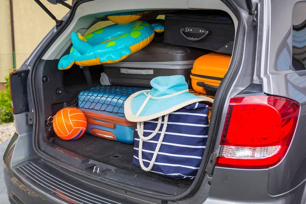 Equipaje Maletero Del Coche Empacado Listo Para Vacaciones — Foto de Stock