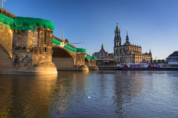 Dresde Alemania Abril 2019 Paisaje Urbano Dresde Río Elba Puente — Foto de Stock