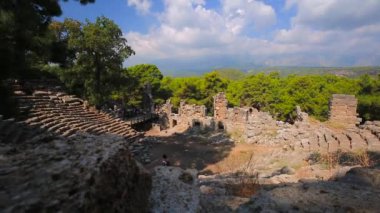 Antalya ili Phaselis antik kentinde tiyatro kalıntıları. Türkiye