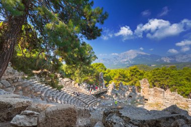 Antalya ili Phaselis Antik Kenti'nde tiyatro kalıntıları.