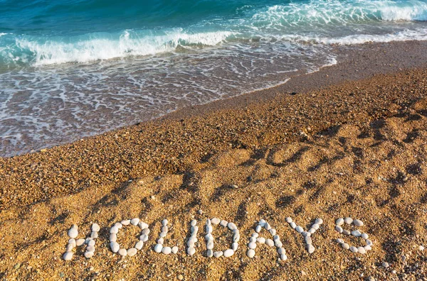 Διακοπές Υπογράφουν Στην Παραλία Φτιαγμένα Από Μικρούς Βράχους Ιδέα Διακοπών — Φωτογραφία Αρχείου