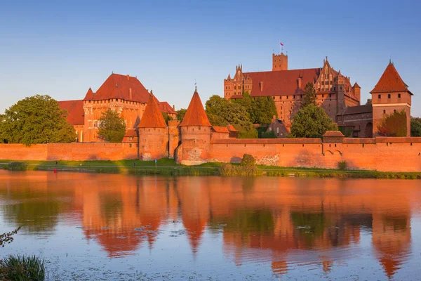 Замок Малборк Над Ногатом Закате Польша — стоковое фото