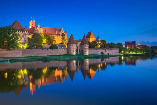Замок Малборк Над Річкою Ногат Вночі Польща — стокове фото