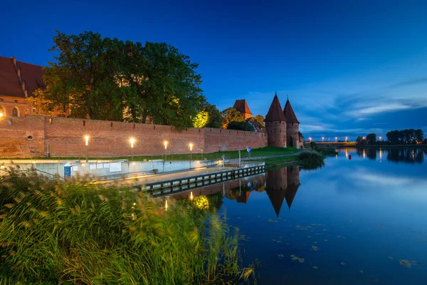 Castillo Malbork Sobre Río Nogat Por Noche Polonia —  Fotos de Stock