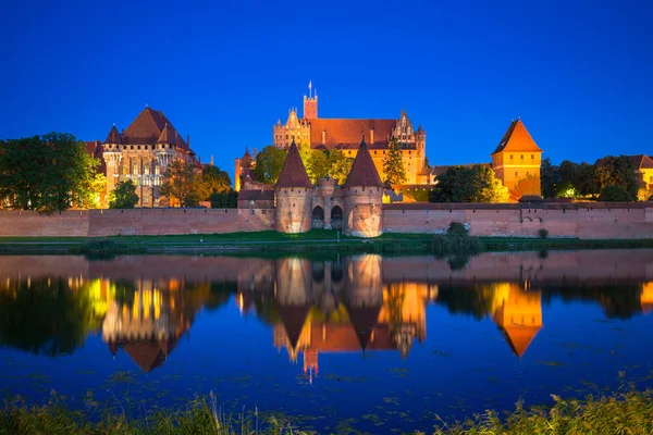 Castillo Malbork Sobre Río Nogat Por Noche Polonia — Foto de Stock