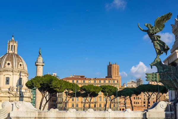Arquitetura Monumento Nacional Roma Dia Ensolarado Itália — Fotografia de Stock