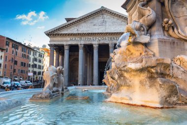 Roma, İtalya - 9 Ocak 2019: Güneşli Bir Günde Roma'daki Panteon tapınağının mimarisi, İtalya