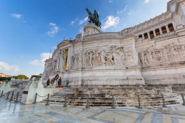 Roma Itália Janeiro 2019 Soldados Monumento Nacional Roma Dia Ensolarado — Fotografia de Stock