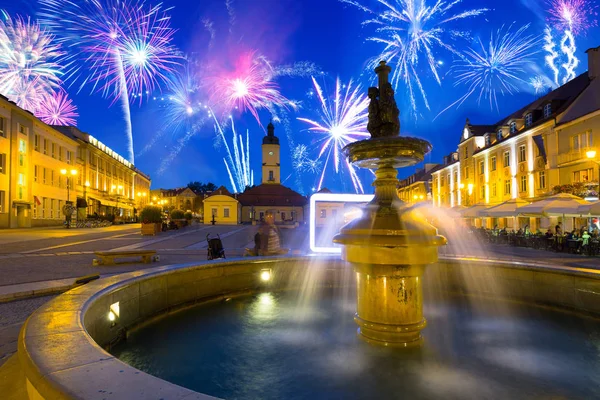 Fountain on the main square of Bialystok at night, Poland. — Stock Photo, Image