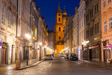 Prag, Çek Cumhuriyeti - 20 Nisan 2019: Çek Cumhuriyeti 'nin Prag kentinin güzel mimarisi