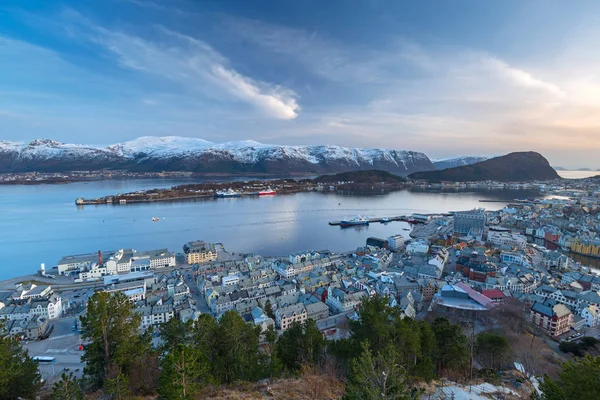 Gyönyörű Napnyugta Alesund Város Felett Nyugat Norvégiában — Stock Fotó
