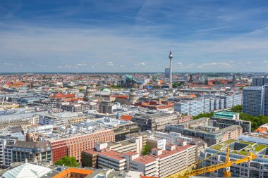 Berlin, Almanya - 15 Haziran 2017: Şehir Merkezi, Berlin, Almanya mimarisi. Berlin başkenti ve en büyük şehri Almanya yaklaşık 3,7 milyon kişilik bir nüfusa sahip olduğunu.