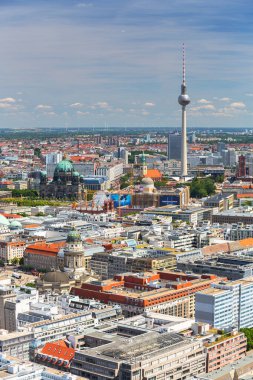 Berlin, Almanya - 15 Haziran 2017: Şehir Merkezi, Berlin, Almanya mimarisi. Berlin başkenti ve en büyük şehri Almanya yaklaşık 3,7 milyon kişilik bir nüfusa sahip olduğunu.
