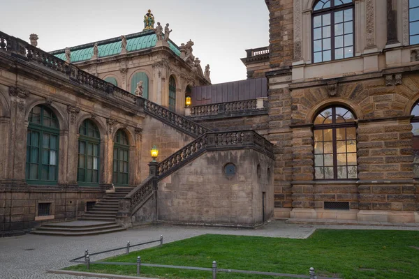 Hermosa Arquitectura Del Casco Antiguo Dresde Atardecer Sajonia Alemania —  Fotos de Stock