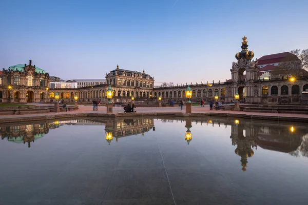 Dresden Reklam Alacakaranlık Saksonya Zwinger Sarayının Güzel Mimarisi Almanya — Stok fotoğraf