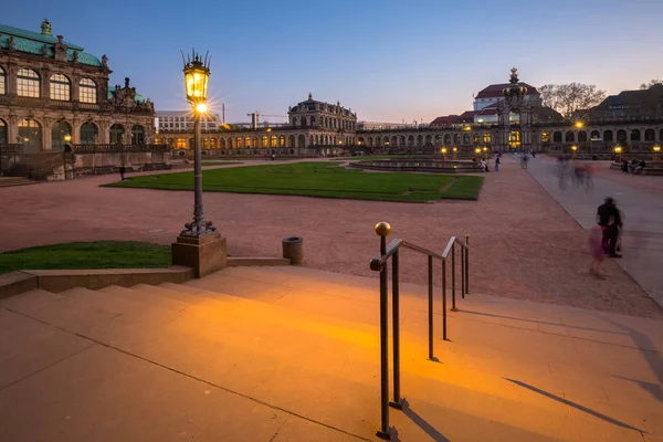 Dresden Reklam Alacakaranlık Saksonya Zwinger Sarayının Güzel Mimarisi Almanya — Stok fotoğraf