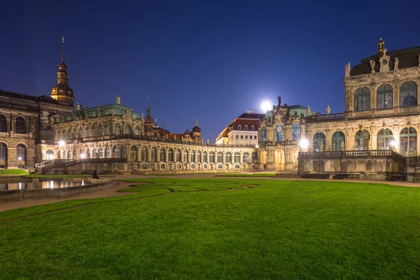 Wunderschöne Architektur Des Zwinger Palastes Dresden Bei Nacht Sachsen Deutschland — Stockfoto