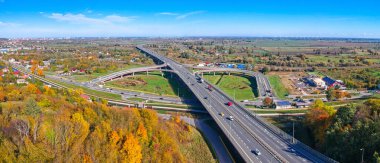 Polonya 'nın Gdansk kentindeki otoyolun hava görüntüsü.
