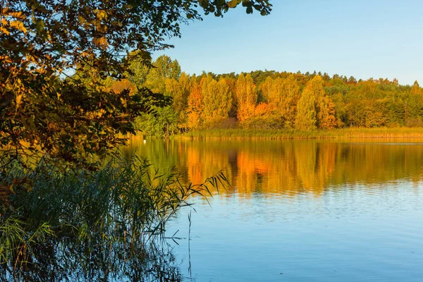 Prachtig Landschap Van Het Meer Herfst Polen — Stockfoto