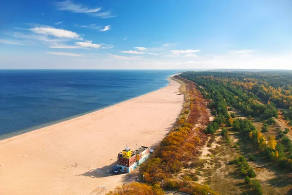 Krajobraz Lotniczy Pięknej Plaży Ratownikami Nad Morzem Bałtyckim Gdańsk Polska — Zdjęcie stockowe