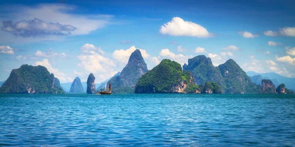 Niesamowita Zatoka Phang Nga Tysiącami Wysp Tajlandii — Zdjęcie stockowe