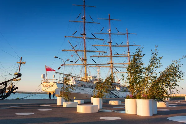 Plaza Gdynia Junto Mar Báltico Atardecer Polonia —  Fotos de Stock