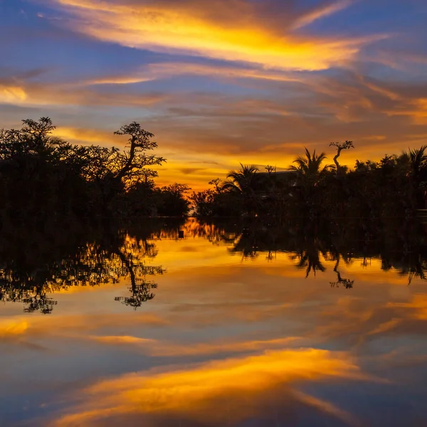 Amazing Sunset Reflected Water Thailand — Stock Photo, Image