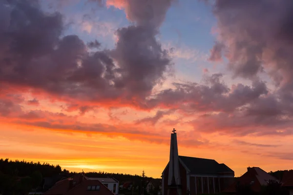 Beau Coucher Soleil Dans Ciel Avec Silhouette Une Église — Photo