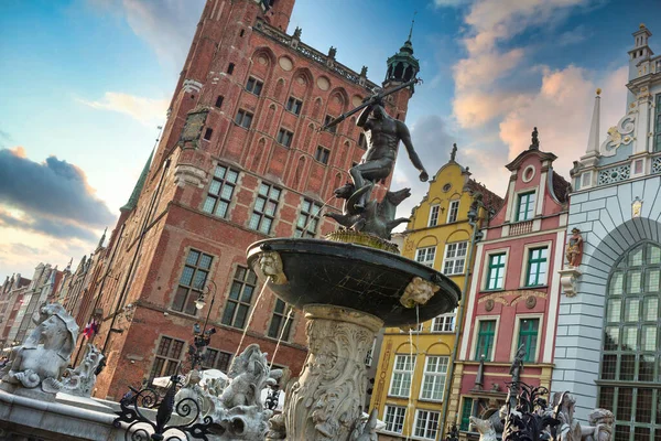 Neptunuksen Lähde Vanhassa Kaupungissa Gdanskissa Kaupungin Symboli Puola — kuvapankkivalokuva