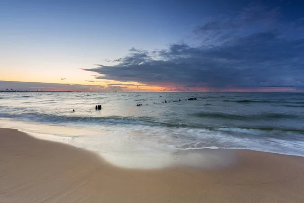Hermosa Puesta Sol Sobre Playa Junto Mar Báltico Gdansk Polonia — Foto de Stock