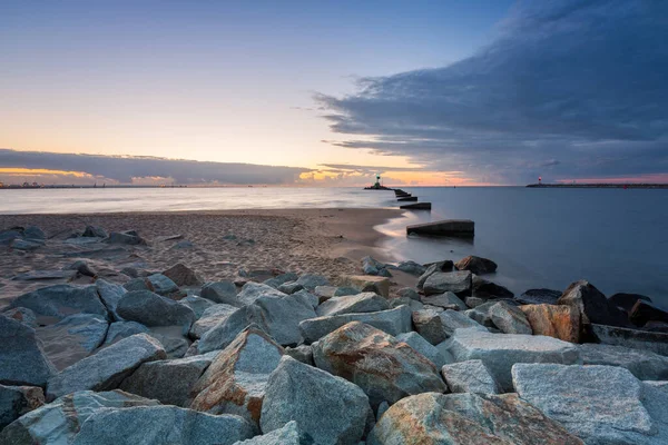 Belo Pôr Sol Sobre Praia Junto Mar Báltico Gdansk Polônia — Fotografia de Stock