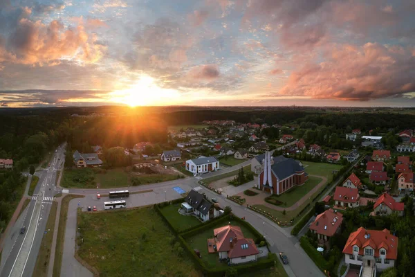 ポーランドの小さな村の美しい夕日 — ストック写真