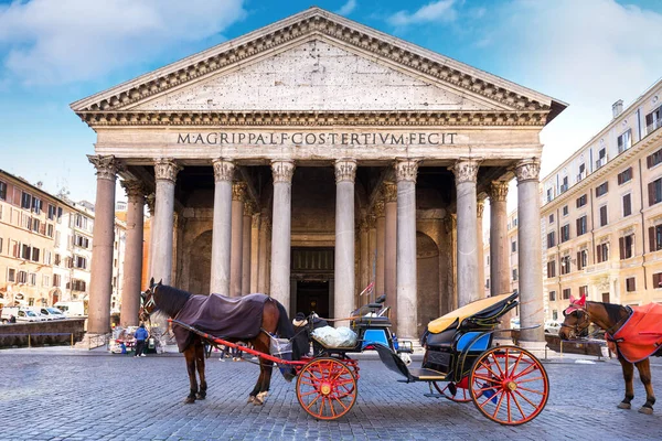 Talya Roma Daki Pantheon Tapınağında Arabası — Stok fotoğraf