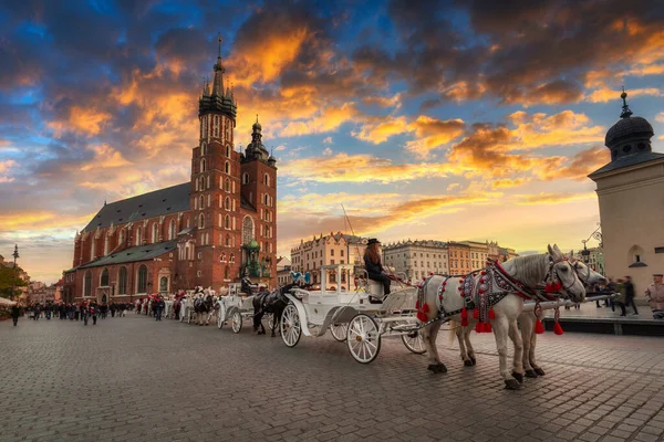 Krakow Poland November 2017 Horse Carriages Main Square Krakow Poland — Stock Photo, Image