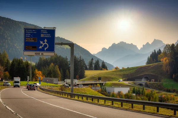 Południowy Tyrol Włochy Października 2019 Droga Przez Południowy Tyrol Włoch — Zdjęcie stockowe