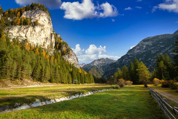 Úžasná Cesta Přes Pohoří Dolomity Itálie — Stock fotografie