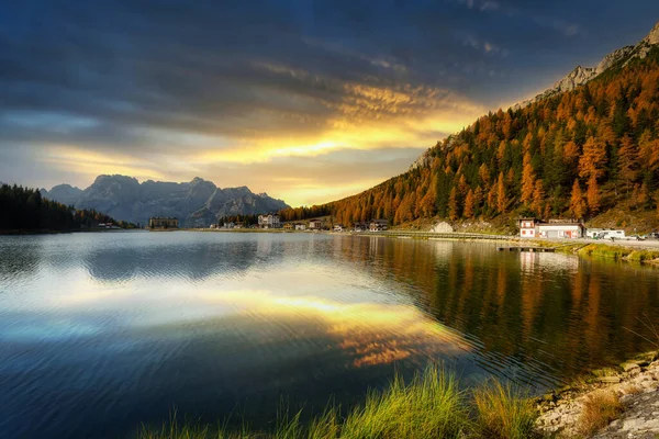 Dolomity Odrážejí Lago Misurina Lake Při Západu Slunce Jižní Tyrolsko — Stock fotografie