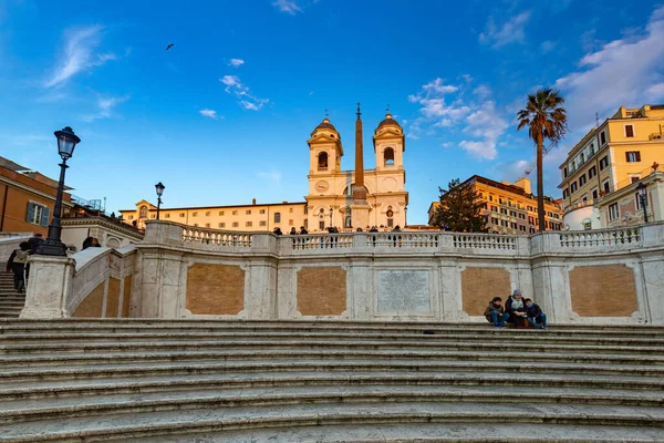 Rome Italy January 2019 Tourists Walking Spanish Steps Rome Sunset — Stock Photo, Image