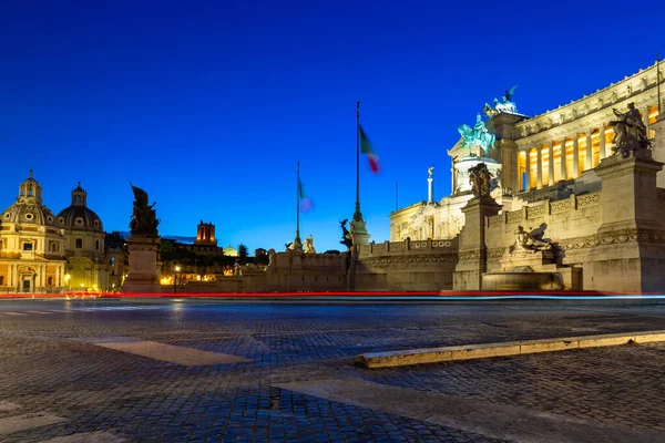 İtalya, Roma 'daki Vittorio Emanuele Anıtı' nın mimarisi