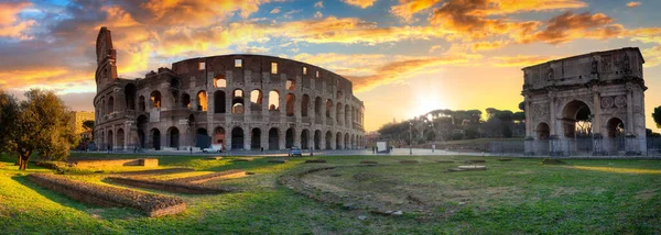 Panorama Coliseu Arco Constantino Grande Nascer Sol Roma Itália — Fotografia de Stock