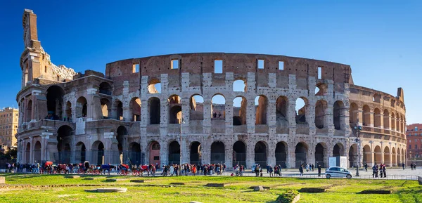 Рим Италия Января 2019 Года Люди Колизее Риме Восходе Солнца — стоковое фото