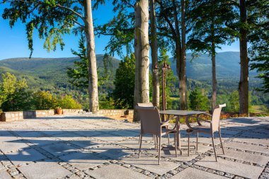 Polonya 'daki Karkonosze Dağları' nın güzel yaz manzarası.