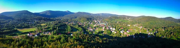 Vista Aérea Ciudad Karpacz Las Montañas Karkonosze Verano Polonia — Foto de Stock