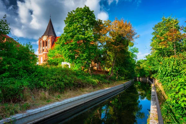 Beautiful Brick Church Pruszcz Gdanski Radunia Canal Poland — Stock Photo, Image