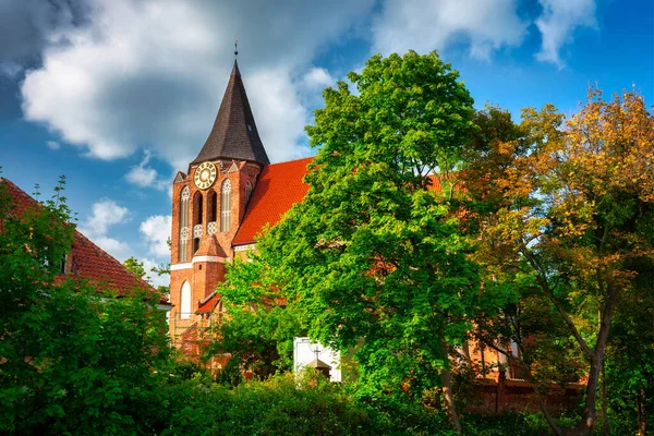 Hermosa Iglesia Ladrillo Pruszcz Gdanski Paisaje Verano Polonia — Foto de Stock