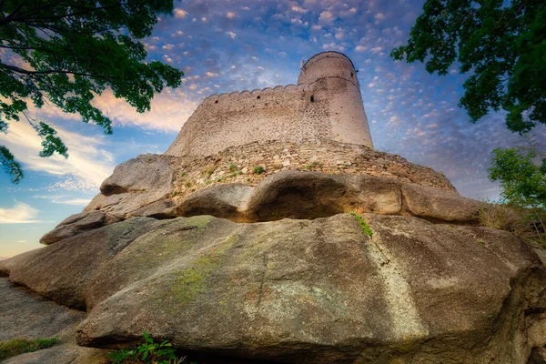 Gün Batımında Karkonosze Dağlarındaki Chojnik Kalesi Nin Kalıntıları Polonya — Stok fotoğraf
