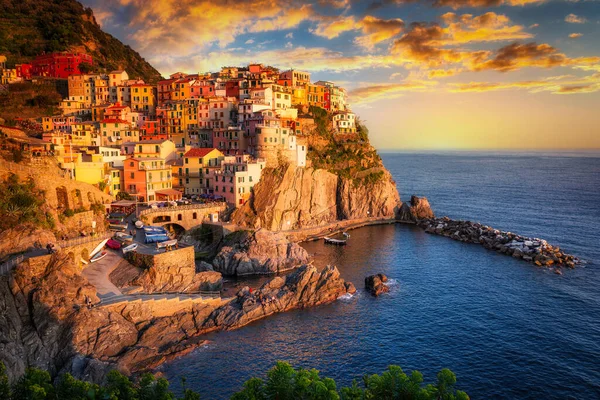 Bela Cidade Manarola Sobre Mar Ligúria Pôr Sol Itália — Fotografia de Stock