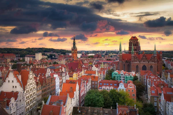 Gyönyörű Naplemente Régi Város Gdansk Városháza Szent Mária Bazilika Lengyelország — Stock Fotó