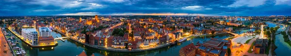 Letecké Panorama Města Gdaňska Nad Řekou Motlawou Úžasnou Architekturou Soumraku — Stock fotografie